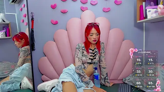 Snapshot of luci_miller chatting on 11-09-25, 04:27 luci miller online show from 11-09-25, 04:27