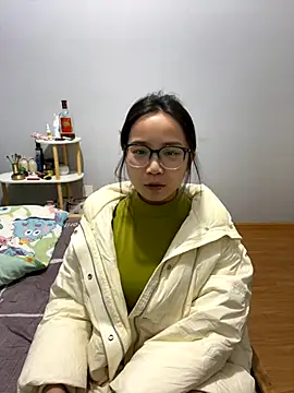 Hmm 0303 online show from 11-18-25, 02:43