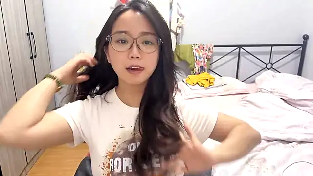 Hmm 0303 online show from 04-27-26, 04:27