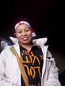 Karen china online show from 11-28-25, 09:34