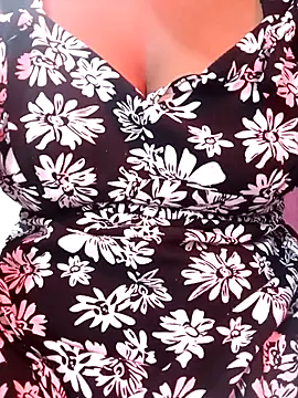 Snapshot of Rihasna chatting on 11-06-25, 12:28 Rihasna online show from 11-06-25, 12:28