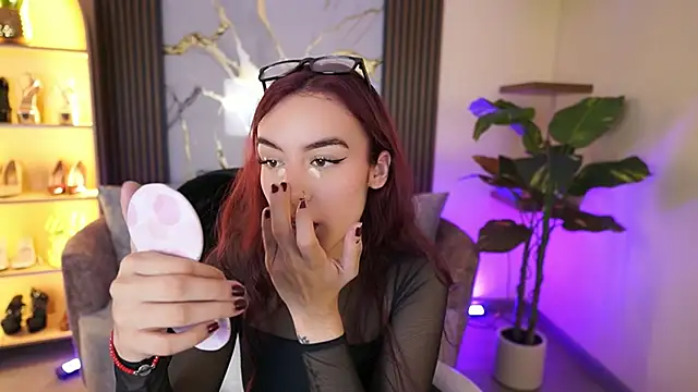 TessaaFox online show from 02-26-26, 11:42