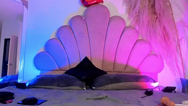 Dominique Rae online show from 03-13-26, 08:04