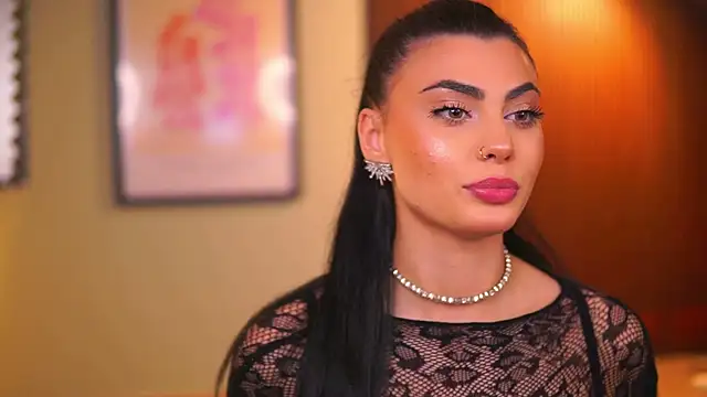 RavennaDArcy online show from 11-18-25, 08:13