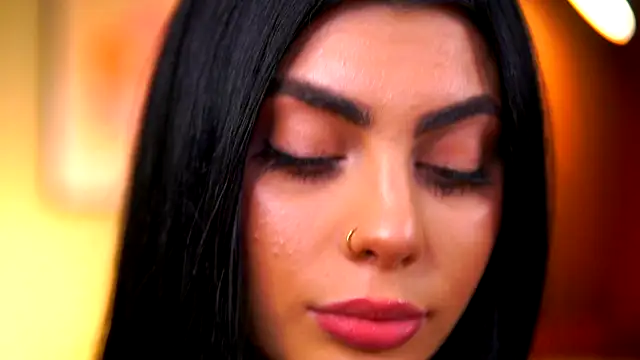 RavennaDArcy online show from 11-26-25, 08:10