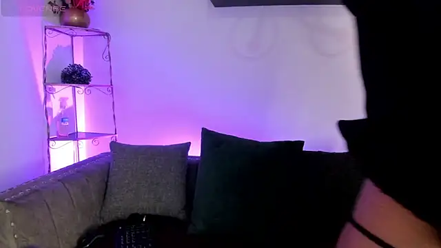 Niina26 online show from 04-27-26, 12:36