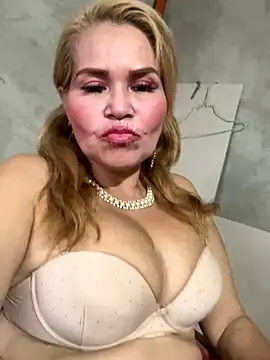 Snapshot of dirty_mother3 chatting on 12-13-25, 09:20 dirty mother3 online show from 12-13-25, 09:20