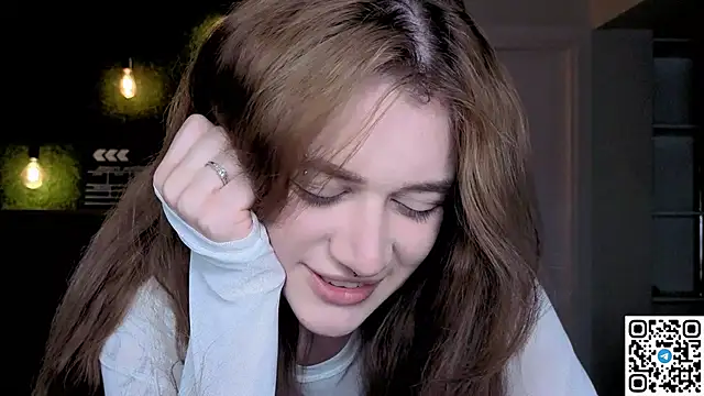 eshleeygreen online show from 04-25-26, 08:39