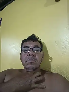 Snapshot of bruno_324278 chatting on 05-17-26, 11:01 bruno 324278 online show from 05-17-26, 11:01