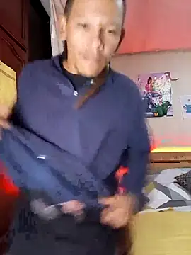 Snapshot of maijack25 chatting on 11-18-25, 02:28 maijack25 online show from 11-18-25, 02:28