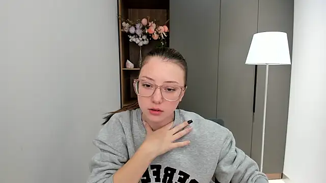 Snapshot of MarguriteNorwood chatting on 11-06-25, 03:07 MarguriteNorwood online show from 11-06-25, 03:07