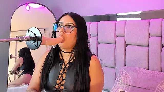 Snapshot of Amy_whittee chatting on 12-05-25, 07:21 Amy whittee online show from 12-05-25, 07:21