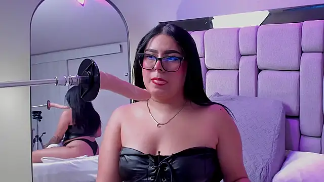 Snapshot of Amy_whittee chatting on 12-18-25, 06:25 Amy whittee online show from 12-18-25, 06:25