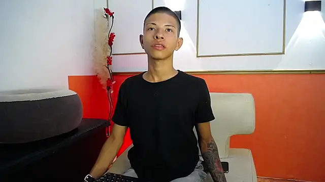 Tessachains 2  online show from 12-04-25, 02:10