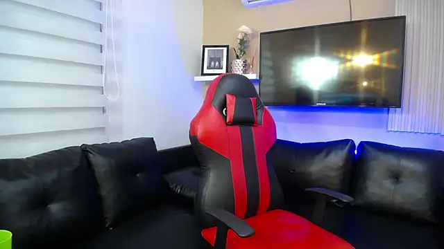 Tessachains 2  online show from 12-19-25, 04:58