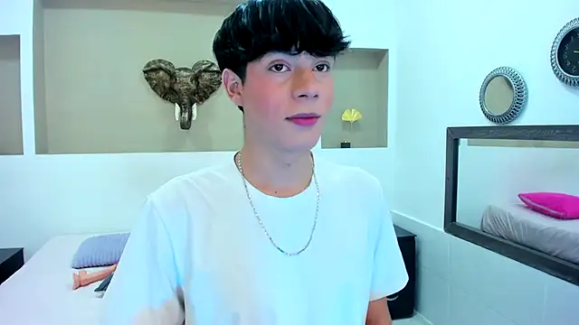 Snapshot of Isaac_Kurtt chatting on 11-07-25, 08:31 Isaac Kurtt online show from 11-07-25, 08:31