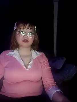 Snapshot of Michi_sauria1 chatting on 11-28-25, 01:41 Michi sauria1 online show from 11-28-25, 01:41