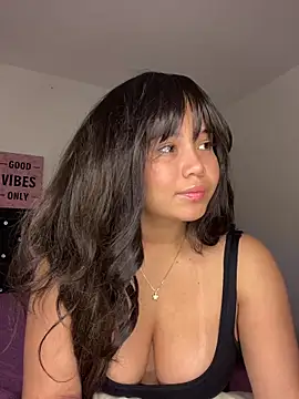 Snapshot of LoliitaBennett chatting on 03-17-26, 03:00 LoliitaBennett online show from 03-17-26, 03:00