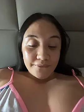 Snapshot of Melody_Spencer26 chatting on 12-04-25, 03:49 Melody Spencer26 online show from 12-04-25, 03:49