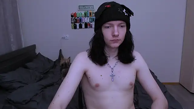 Snapshot of RaidenXL chatting on 11-16-25, 10:04 RaidenXL online show from 11-16-25, 10:04