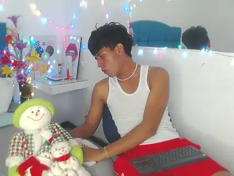 Snapshot of Valentino_Lane chatting on 12-02-25, 01:50 Valentino Lane online show from 12-02-25, 01:50