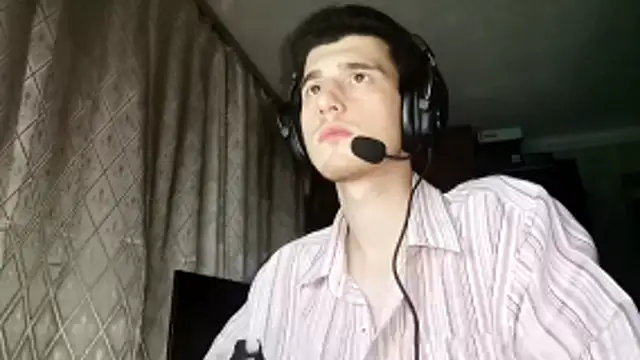 Snapshot of JamesLagerfeld chatting on 11-11-25, 01:38 JamesLagerfeld online show from 11-11-25, 01:38