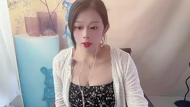 Snapshot of cici_bbyy chatting on 12-17-25, 06:08 cici bbyy online show from 12-17-25, 06:08