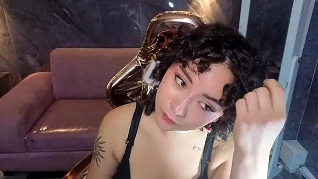 Snapshot of sunny2_b chatting on 11-06-25, 02:07 sunny2 b online show from 11-06-25, 02:07