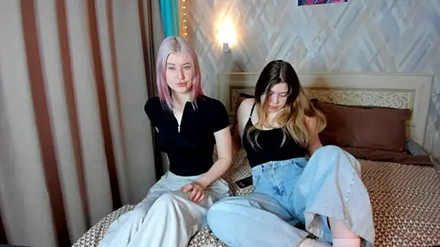 Snapshot of Lory_Reed chatting on 11-07-25, 04:12 Lory Reed online show from 11-07-25, 04:12