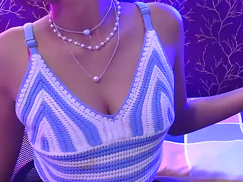 hot-nisha online show from 12-19-25, 06:42