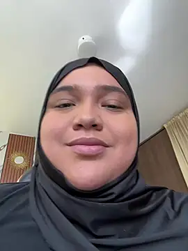 Snapshot of sweetmuslim01 chatting on 06-23-26, 07:01 sweetmuslim01 online show from 06-23-26, 07:01