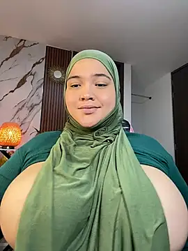 Snapshot of sweetmuslim01 chatting on 07-07-26, 06:47 sweetmuslim01 online show from 07-07-26, 06:47
