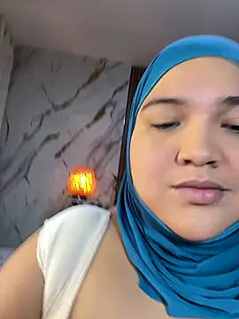 Snapshot of sweetmuslim01 chatting on 07-08-26, 01:54 sweetmuslim01 online show from 07-08-26, 01:54