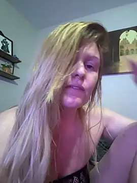 Snapshot of luckyfungurl chatting on 02-27-26, 10:26 luckyfungurl online show from 02-27-26, 10:26