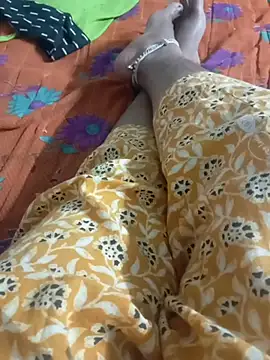 Snapshot of Rathi_telugu_couple chatting on 06-27-26, 12:44 Rathi telugu couple online show from 06-27-26, 12:44