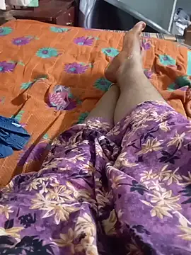Snapshot of Rathi_telugu_couple chatting on 08-04-26, 01:31 Rathi telugu couple online show from 08-04-26, 01:31