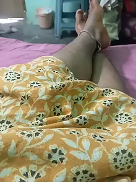 Snapshot of Rathi_telugu_couple chatting on 08-07-26, 08:49 Rathi telugu couple online show from 08-07-26, 08:49