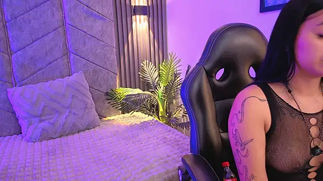 Snapshot of AuroraLanee_ chatting on 11-08-25, 07:19 AuroraLanee online show from 11-08-25, 07:19