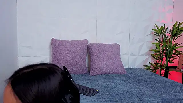 Snapshot of AuroraLanee_ chatting on 11-10-25, 06:40 AuroraLanee online show from 11-10-25, 06:40