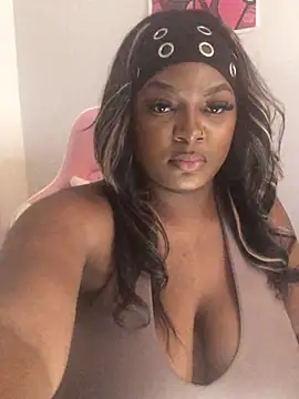 Snapshot of Fxncymuse chatting on 03-06-26, 02:13 Fxncymuse online show from 03-06-26, 02:13