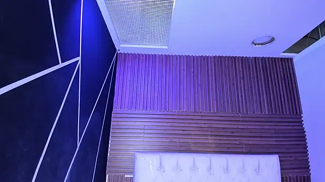 ZarinaWynne online show from 04-04-26, 03:20