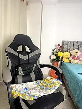  emiily pink online show from 11-11-25, 01:00