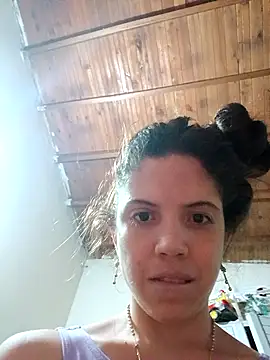 Snapshot of hincaVale090824 chatting on 11-08-25, 12:22 hincaVale090824 online show from 11-08-25, 12:22