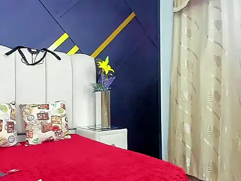 Snapshot of ShanellDiaz_ chatting on 02-13-26, 02:40 ShanellDiaz online show from 02-13-26, 02:40