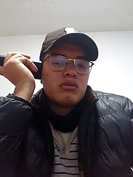 Logan Chloe online show from 12-05-25, 11:30