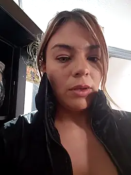 Snapshot of ingridtorres chatting on 11-13-25, 07:46 ingridtorres online show from 11-13-25, 07:46