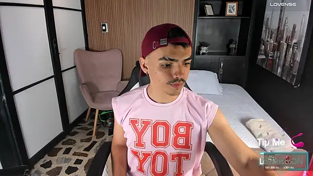 Snapshot of NicoKingg_ chatting on 11-11-25, 01:38 NicoKingg online show from 11-11-25, 01:38