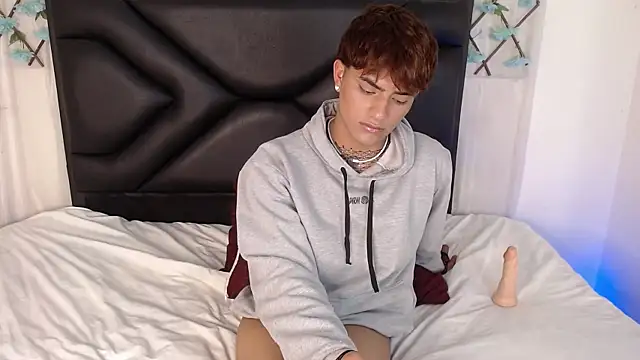 NoaDurand online show from 12-17-25, 08:20