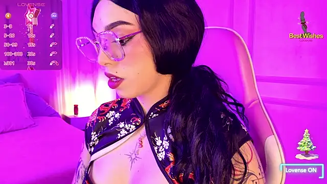 Snapshot of Lynaa_love chatting on 12-19-25, 12:56 Lynaa love online show from 12-19-25, 12:56