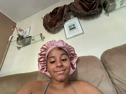 Snapshot of Nicolitalalinda chatting on 03-20-26, 08:25 Nicolitalalinda online show from 03-20-26, 08:25